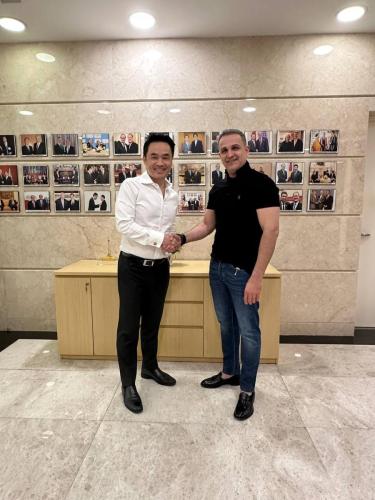 photo 5339115618965770848 y