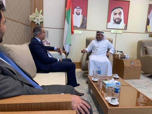 photo 5339115618965770888 y