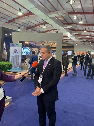 photo 5339115618965770893 y