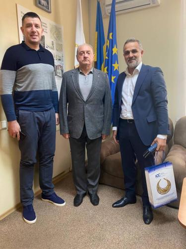 photo 5339115618965770916 y